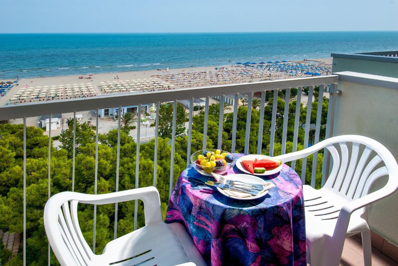 Hotel Atlantic Giulianova Exterior foto