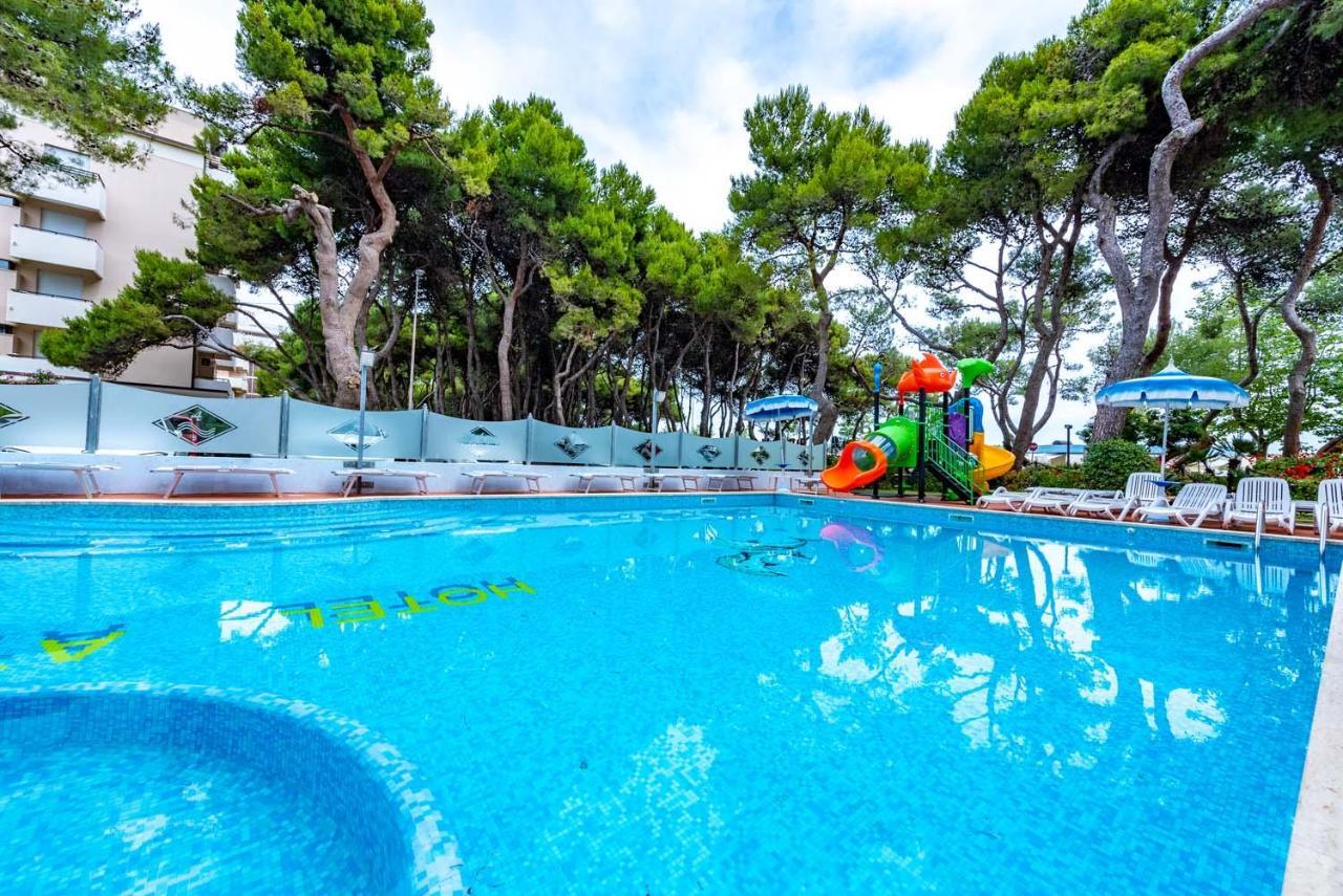 Hotel Atlantic Giulianova Exterior foto