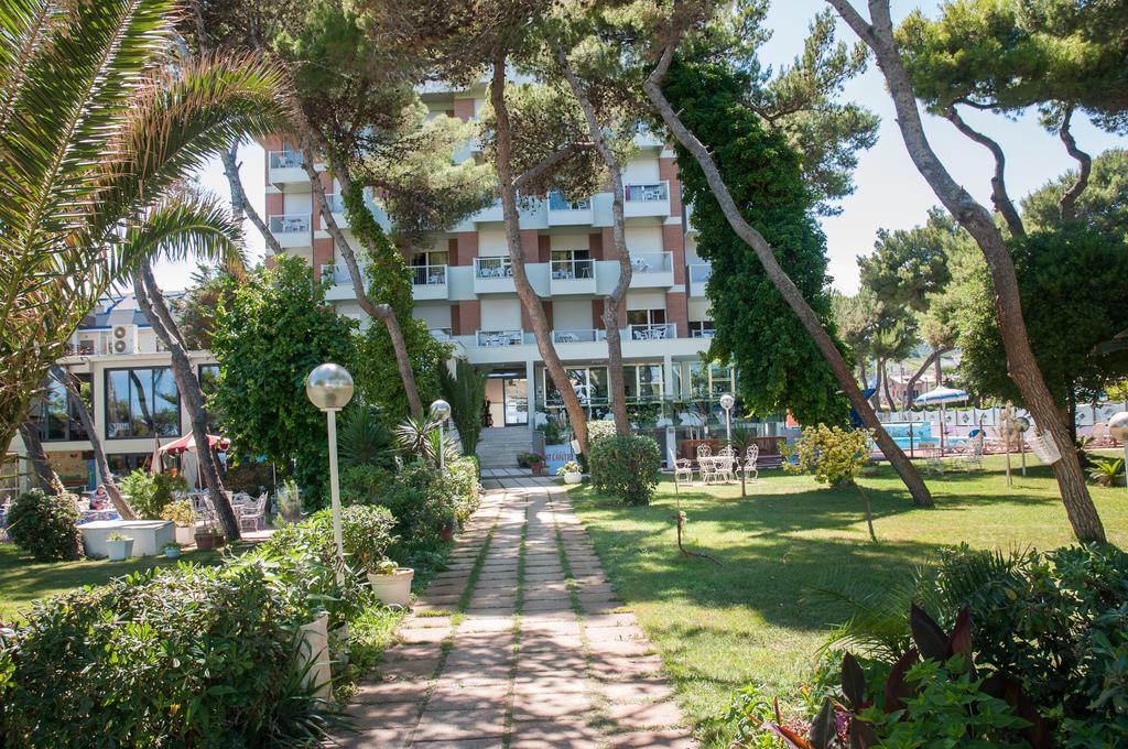 Hotel Atlantic Giulianova Exterior foto