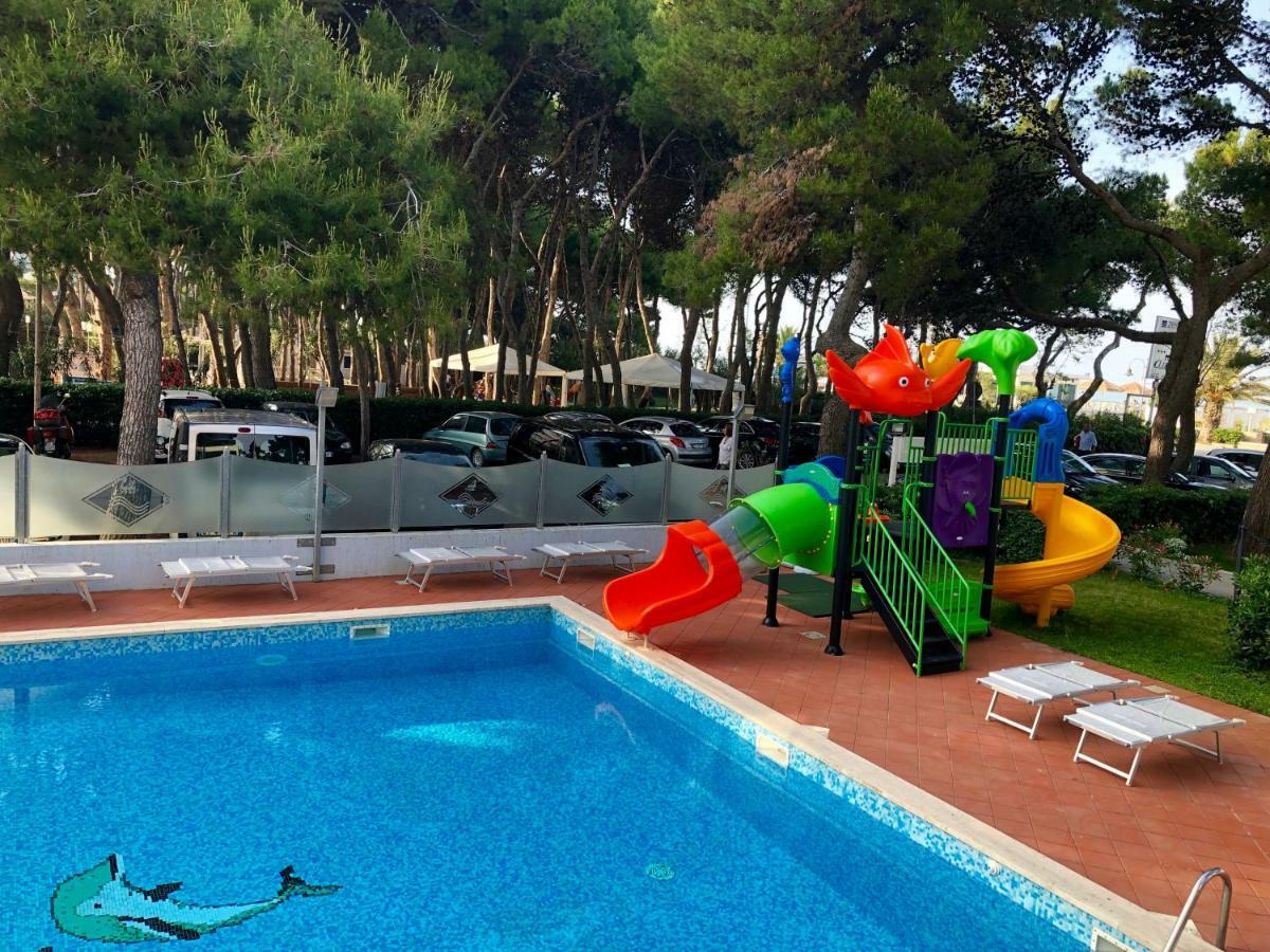 Hotel Atlantic Giulianova Exterior foto